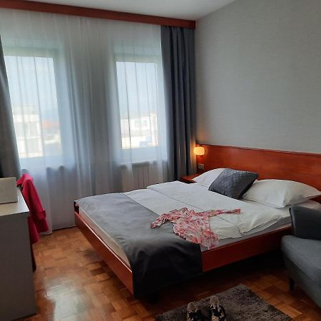 Rooms Vodisek - Depandansa Hotela Capris Capodistria Boutique Bagian luar foto