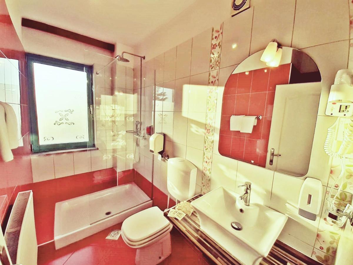 Rooms Vodisek - Depandansa Hotela Capris Capodistria Boutique Bagian luar foto